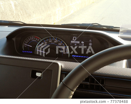 Center meter in the center of the dashboard Center meter in the center of the dashboard 77378488