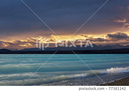 New Zealand lakes New Zealand lakes 77381142