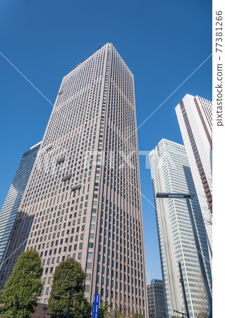 [Skyscrapers of Shinjuku Center Building and Shinjuku Mitsui Building] 77381266