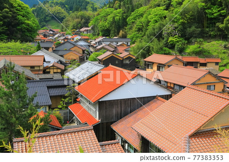 [Shimane Prefecture] Townscape of Ishishu tiles in Omori silver mine (Iwami silver mine) 77383353