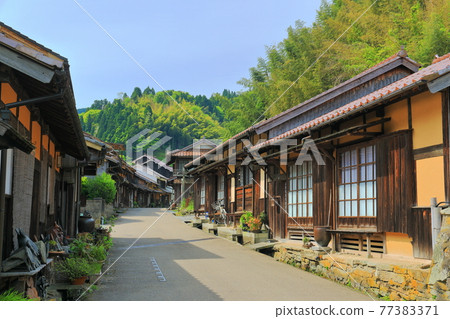 [Shimane Prefecture] Townscape of Ishishu tiles in Omori silver mine (Iwami silver mine) 77383371