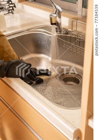 Kitchen cleaning by a specialist Kitchen cleaning by a specialist 77384539