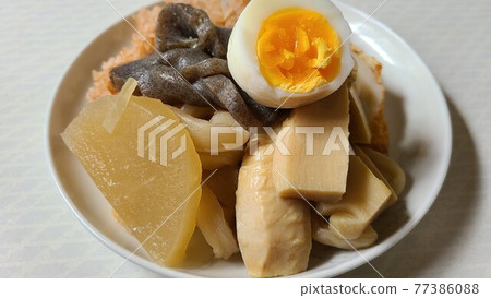 Rural cuisine of red rice and bamboo shoots 77386088