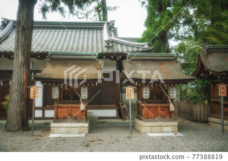 滋賀縣大津市竹部神社的節松社“黑土頭神社”和“行寺” 滋賀縣大津市竹部神社的節松社“黑土頭神社”和“行寺” 77388819