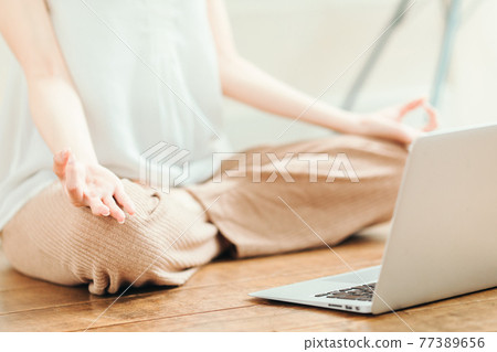 Home yoga, remote yoga, online yoga, stretching 77389656