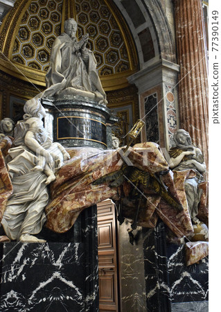 意大利羅馬梵蒂岡聖彼得大教堂內 77390149
