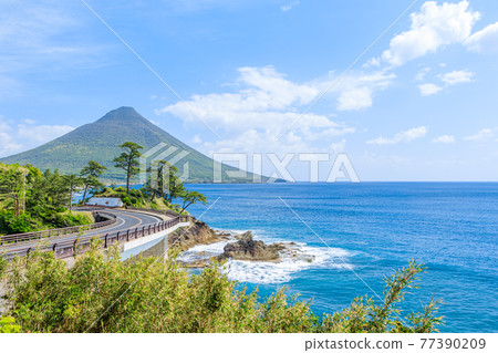 從鹿兒島縣南九州市塞比拉自然公園看到的開聞岳 從鹿兒島縣南九州市塞比拉自然公園看到的開聞岳 77390209