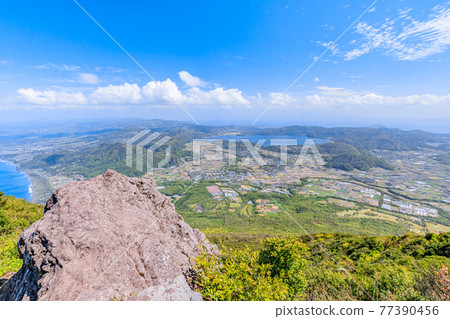 從鹿兒島縣指宿市開聞嶽山頂眺望的風景 77390456