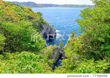 Spring Nanatsugama Park Glasses Rock Karatsu City, Saga Prefecture Spring Nanatsugama Park Glasses Rock Karatsu City, Saga Prefecture 77390898