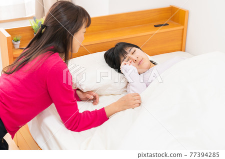 父母和孩子起床 父母和孩子起床 77394285