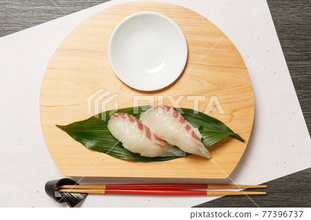日本料理 握壽司白魚鯛 照片素材 圖片 圖庫