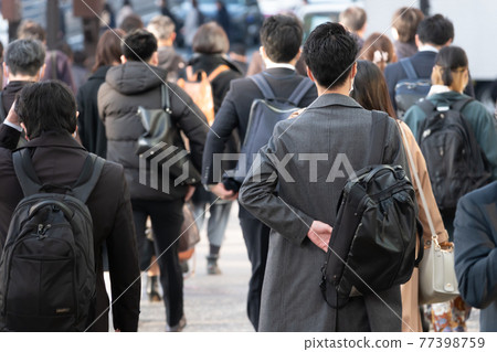 通勤東京上班的人 通勤東京上班的人 77398759