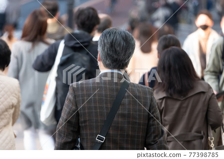 通勤東京上班的人 77398785