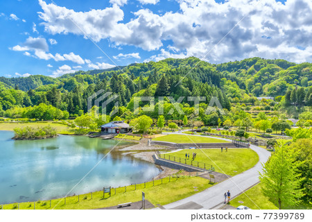春天宮瀨湖濱公園廣場和神奈川縣水壩湖 春天宮瀨湖濱公園廣場和神奈川縣水壩湖 77399789