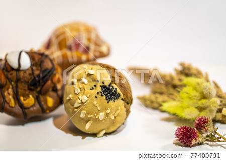 A big muffin that looks delicious A big muffin that looks delicious 77400731