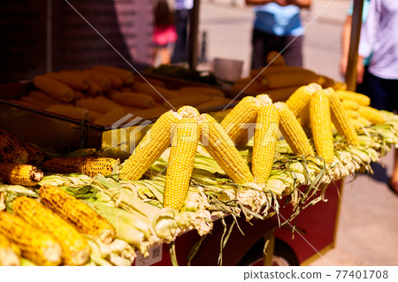 Street counter selling grilled corn in Istanbul. Street food in Turkey Street counter selling grilled corn in Istanbul. Street food in Turkey 77401708