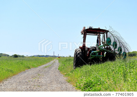 Okegawa City, Saitama Prefecture Rural scenery tractor rice planting Okegawa City, Saitama Prefecture Rural scenery tractor rice planting 77401905
