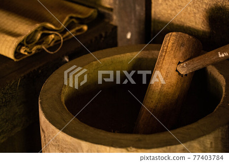 Wooden mortar for making rice cakes 77403784