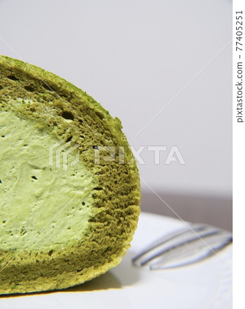 Matcha roll cake 77405251