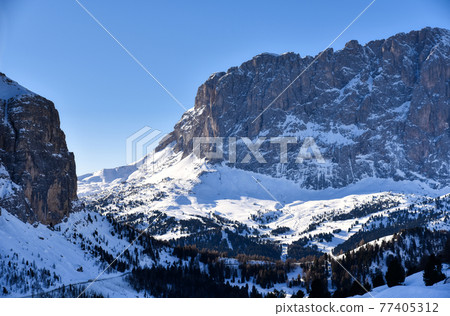 Large rocks Large rocks 77405312