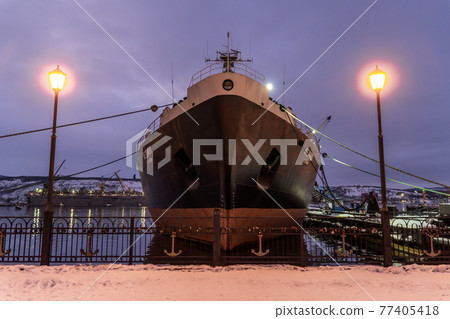 Russia. January 6, 2020. The first nuclear-powered icebreaker Lenin. Currently, the ship is a museum, moored in the seaport of Murmansk. Russia. January 6, 2020. The first nuclear-powered icebreaker Lenin. Currently, the ship is a museum, moored in the seaport of Murmansk. 77405418