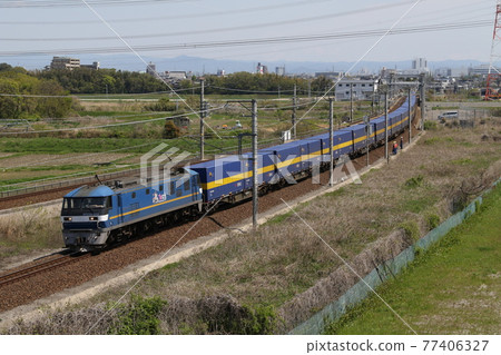 東海道幹線運行的EF210型300系列電力機車牽引集裝箱列車 東海道幹線運行的EF210型300系列電力機車牽引集裝箱列車 77406327