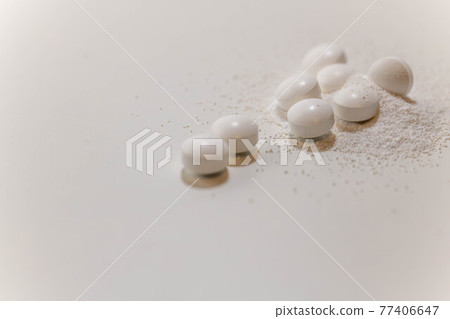 White background medicine (no person, white background) 77406647