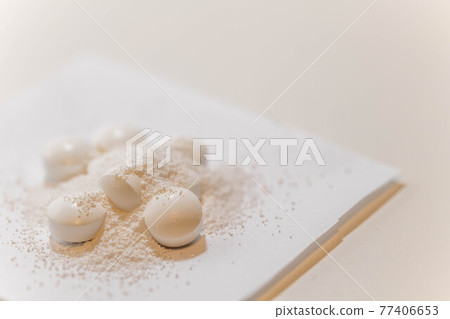White background medicine (no person, white background) 77406653