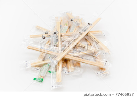 便利店有售的獨立包裝一次性筷子 77406957