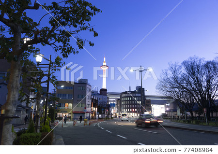 Kyoto Tower (night) Kyoto Tower (night) 77408984