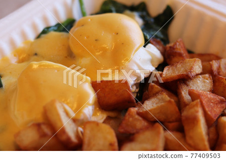 從 Uber Eats 優食訂購美味的班尼迪克蛋 從 Uber Eats 優食訂購美味的班尼迪克蛋 77409503