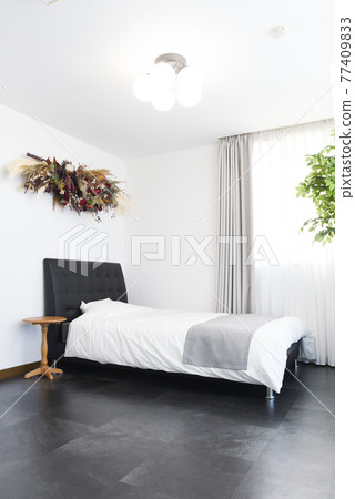 Real estate bedroom bedroom DIY renovation 77409833