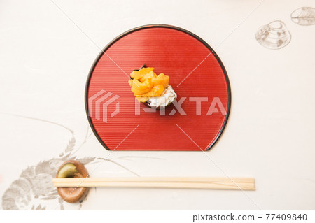 Sea urchin gunkanmaki bird's-eye view from directly above Sea urchin gunkanmaki bird's-eye view from directly above 77409840