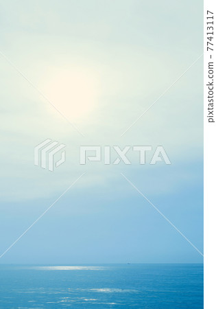 多雲的海岸 77413117