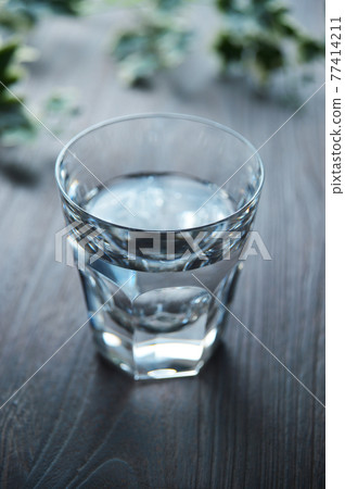 Water that entered the glass Water that entered the glass 77414211