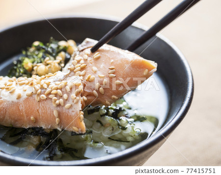 Chopped green onions Chopped green onions 77415751