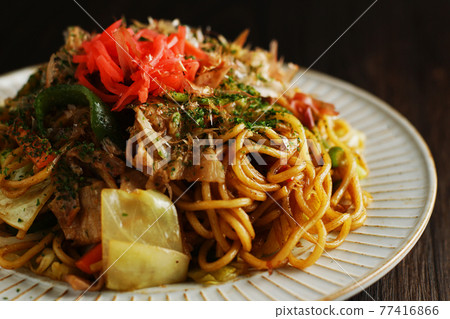 Fried noodles  77416866
