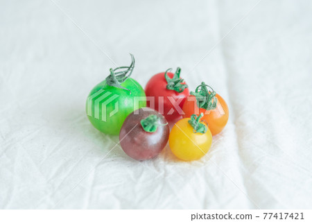 5 colorful colorful cherry tomatoes white 5 colorful colorful cherry tomatoes white 77417421