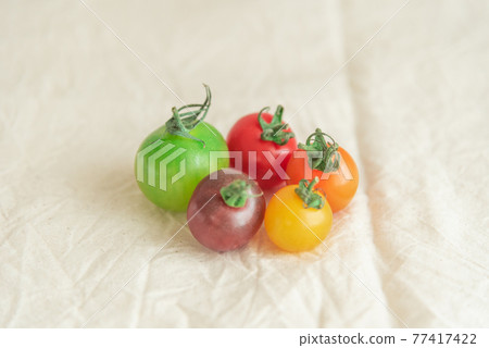 5 colorful colorful cherry tomatoes 5 colorful colorful cherry tomatoes 77417422