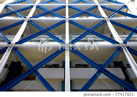 建築物的外部用彩色鋼框架抗震加固 77417821