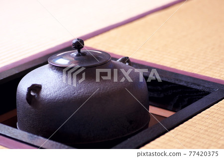 茶道在茶室裡 77420375