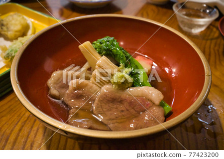 在金澤人氣居酒屋吃的料理 在金澤人氣居酒屋吃的料理 77423200