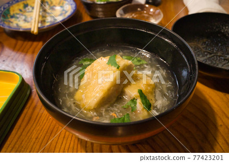 在金澤人氣居酒屋吃的料理 在金澤人氣居酒屋吃的料理 77423201