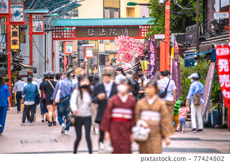 根據日本東京都市風景的第三次宣言。 Dempoin街是一個戴著口罩的遊客……遠遠沒有限制人流……= 5月8日 根據日本東京都市風景的第三次宣言。 Dempoin街是一個戴著口罩的遊客……遠遠沒有限制人流……= 5月8日 77424802