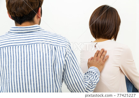 Middle couple quarrel 77425227