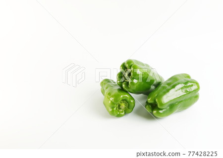 3 fresh peppers 3 fresh peppers 77428225