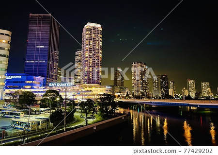 Night view of the east exit of Yokohama Station from the Hamamirai Walk 77429202