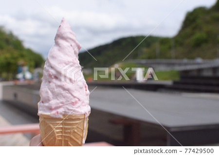 草莓軟奶油 77429500