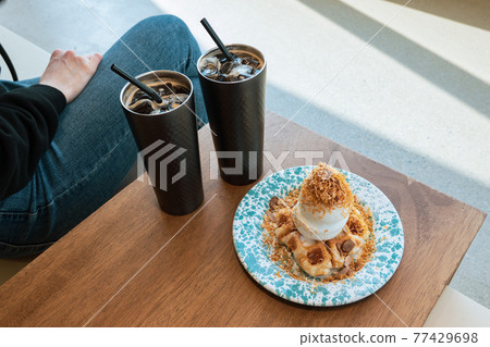 Coffee and dessert Coffee and dessert 77429698