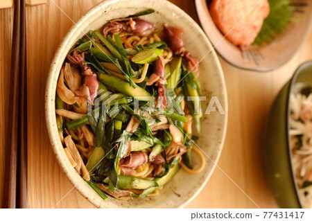 Shanghai fried noodles Shanghai fried noodles 77431417